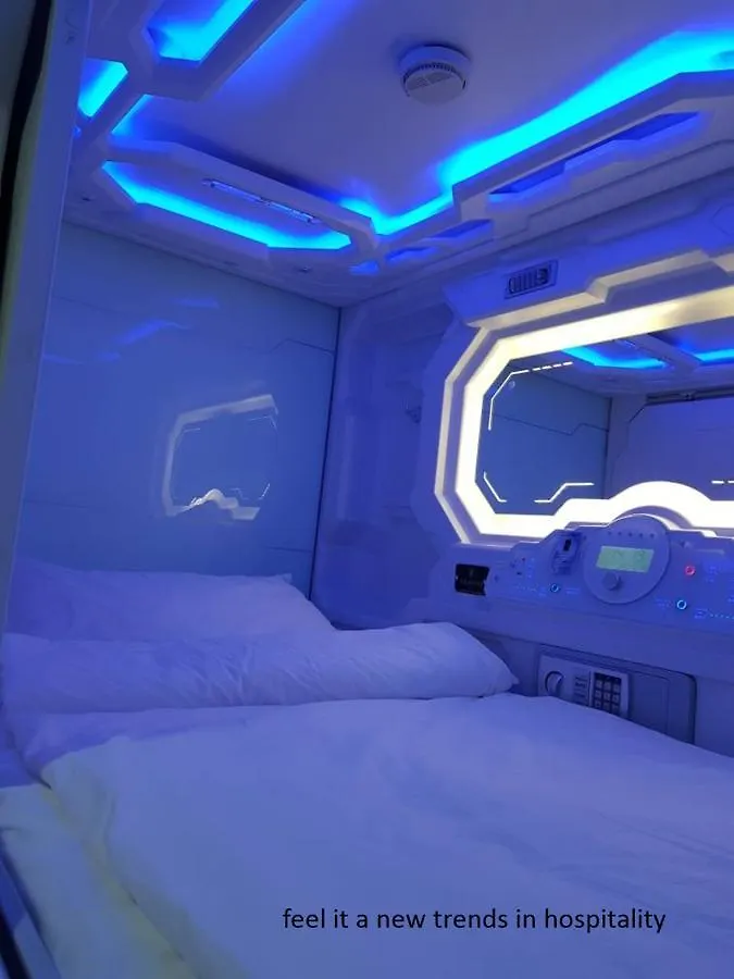 Uz Airport Capsule Hotel Kulai