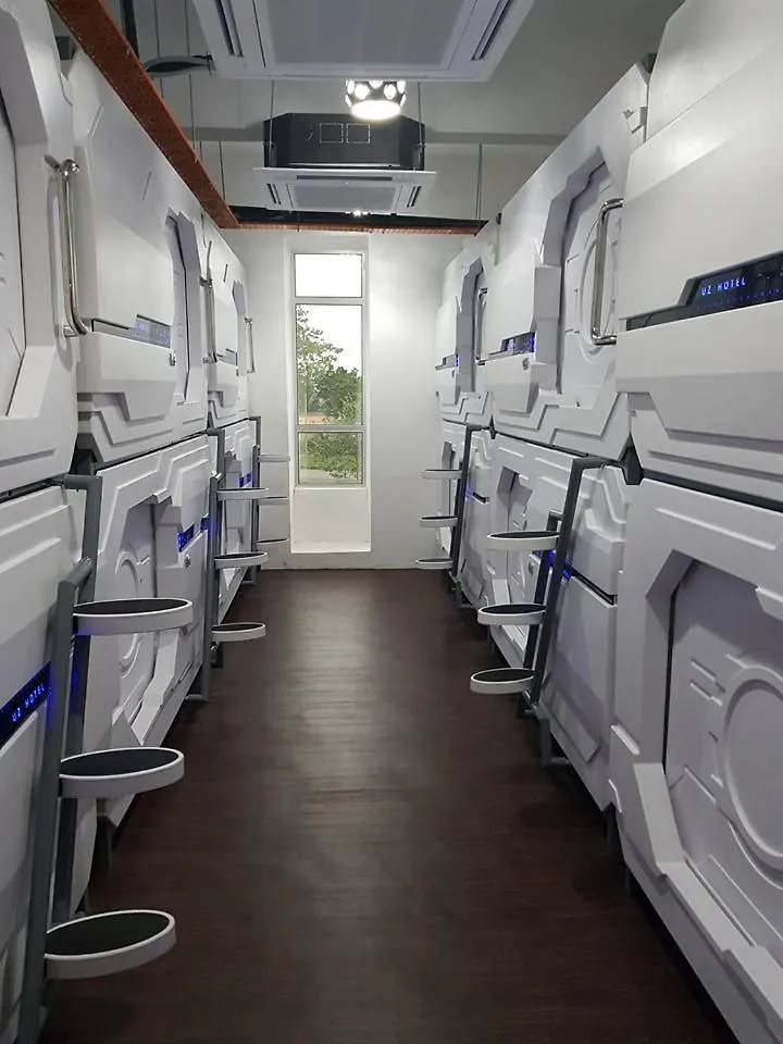 Uz Airport Capsule Hotel Kulai